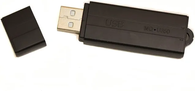 sellgal-tec ® MQ-U350DE V106 anthrazit - Diktiergerät mit Aufnahmeaktivierung durch Geräusche oder Daueraufnahme. Bis zu 20 Tage lang Standby, Stick 8GB 